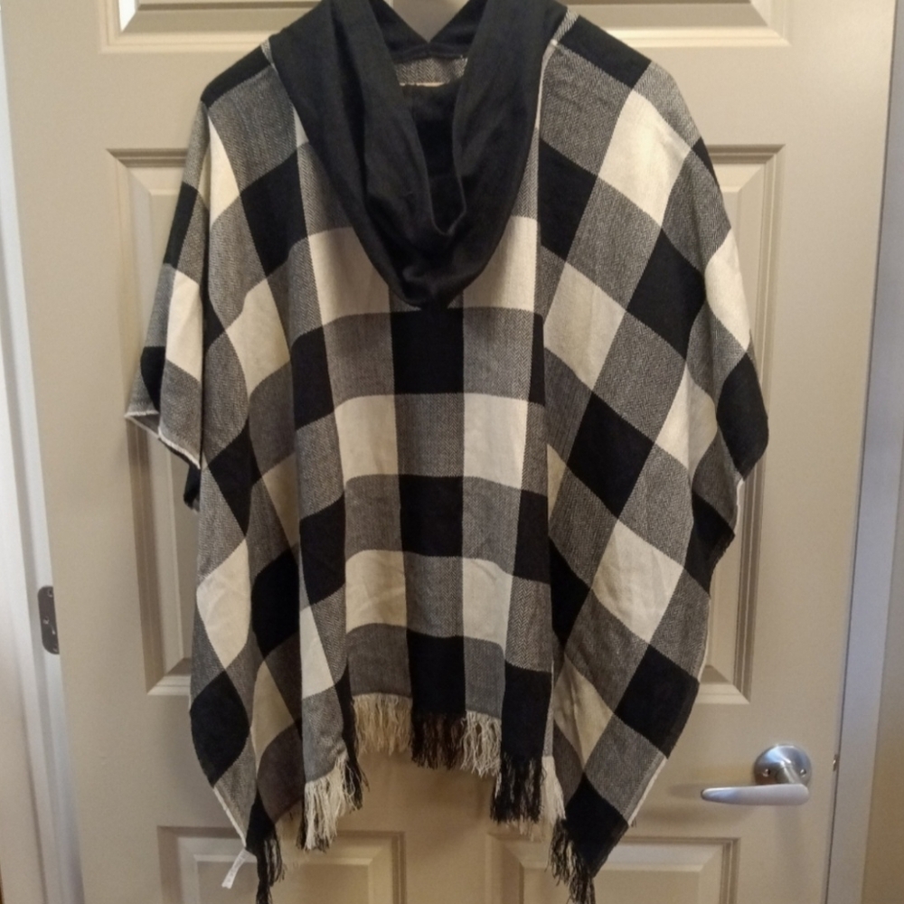 Loft Buffalo Plaid Hooded Poncho - Picture 9 of 10